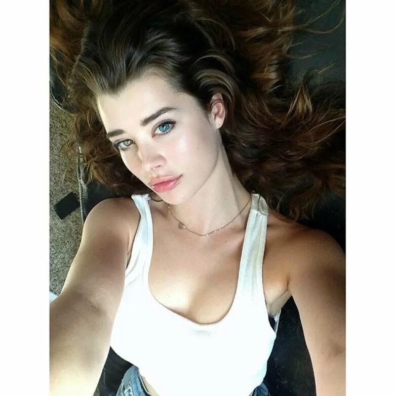 Sarah gave me. Sarah MCDANIEL. МАКДЭНИЕЛ Сара МАКДЭНИЭЛ. Sarah Rose MCDANIEL. Sarah MCDANIEL гетерохромия.