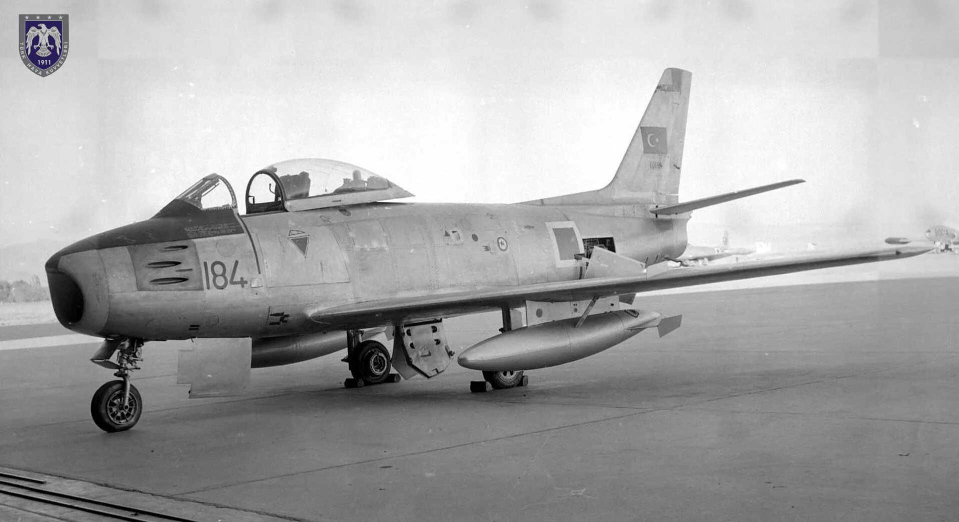 Old fighter. Old fighter. F-5a турция. Airplane 2d. F 5 f 16.