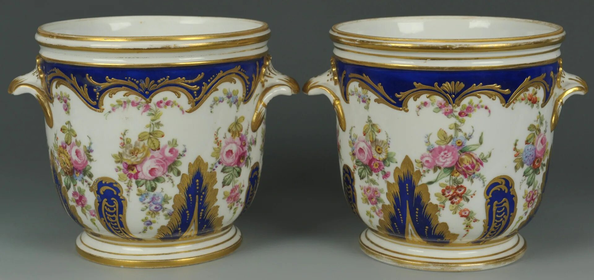 Sevres Style Porcelain. Meissen фарфор синий кобальт. Вазы Севр 18 век. Антикварные сервизы Мейсен. Lot post