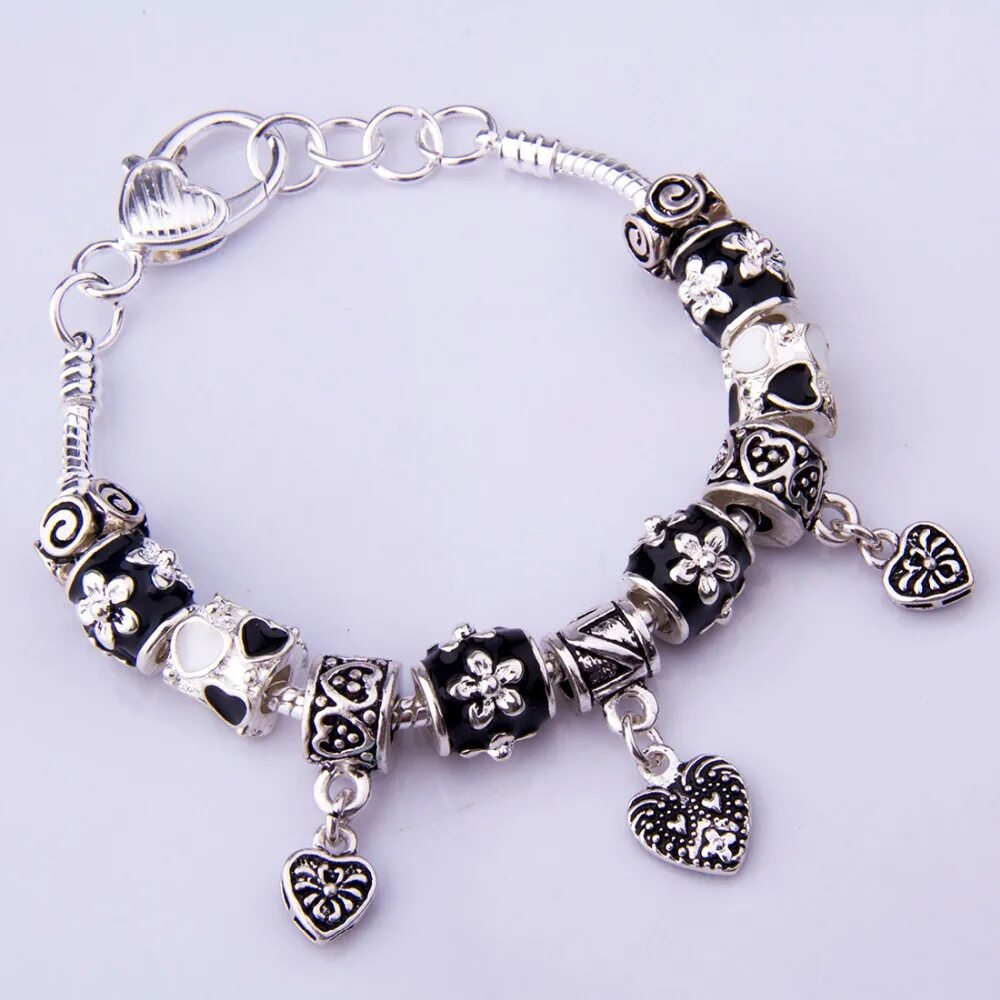 серебрянный браслет женский с подвесками. серебряные браслеты с кулонами. серебряный браслет с подвесками. серебряный браслет с подвеской. серебряные браслеты женские с подвесками пандора.