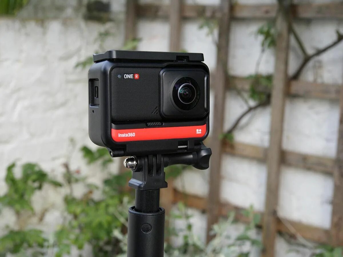 Insta one r. Insta360 one rs 1-inch 360. insta 360 one. outdoor 360 camera.