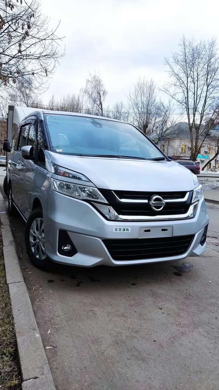 Nissan serena 2017. Ниссан серена е пауэр хонда степвагон. Хонда степвагон 2021. Ниссан серена или хонда. Nissan serena e power 2023 года.