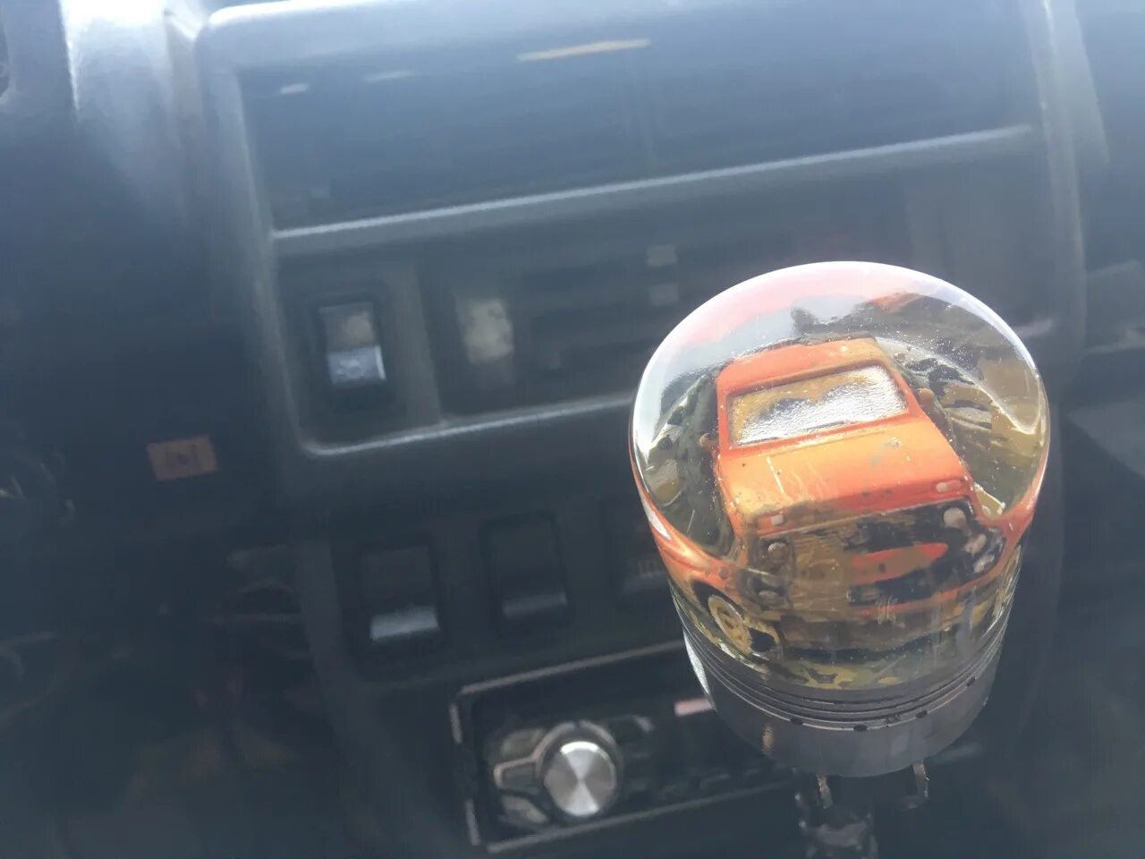 Ручка кпп ваз 2131. Ручка переключения передач нива 2121. Рычаг переключения передач ваз 2121 нива. Ручка раздатки нива 2121. Ручка кпп ваз нива.