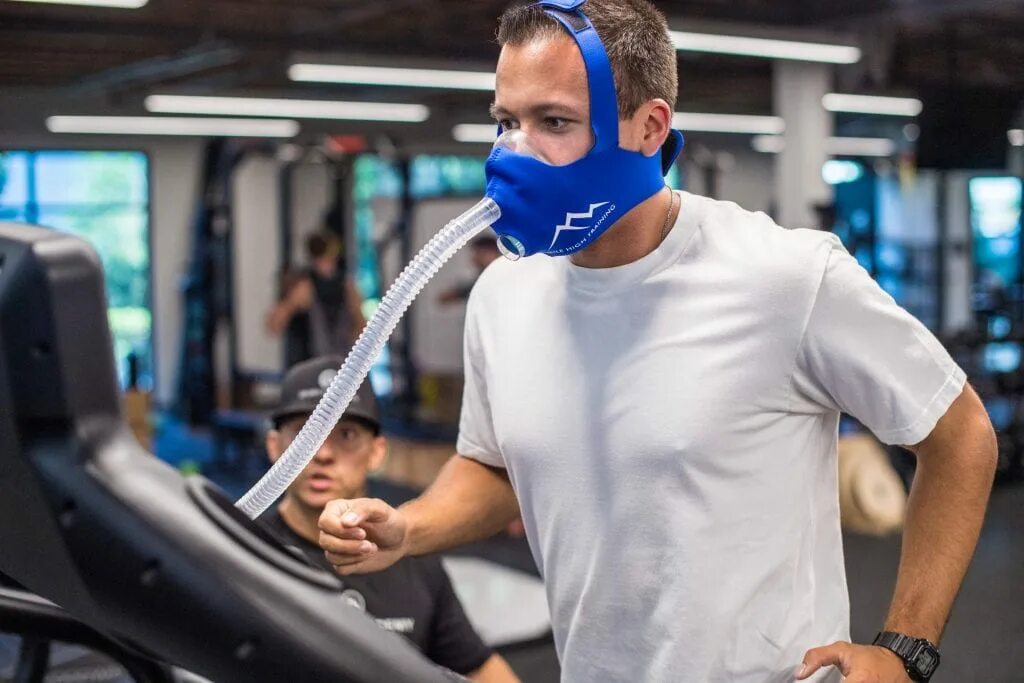 Кислородная маска для бега. Маска для гипоксической тренировки. Спортивная маска для дыхания. Дыхательная маска для бега.