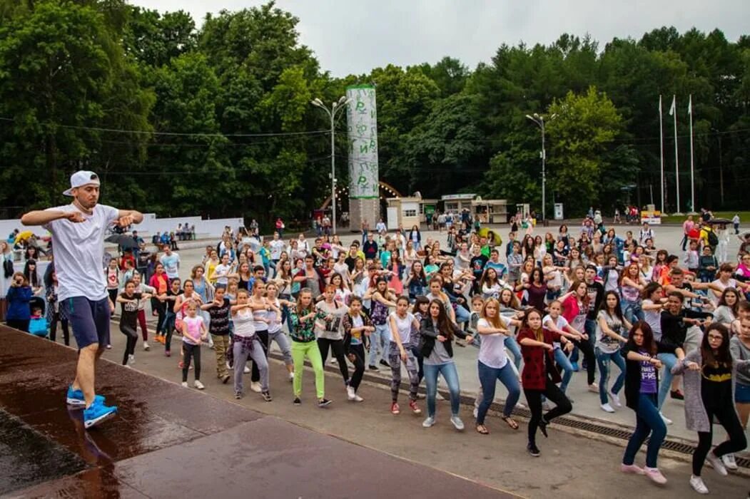 День молодежи конкурсы. Парк Сокольники фестиваль молодежи. День молодежи празднование. С днем молодежи. Молодежь в парке.