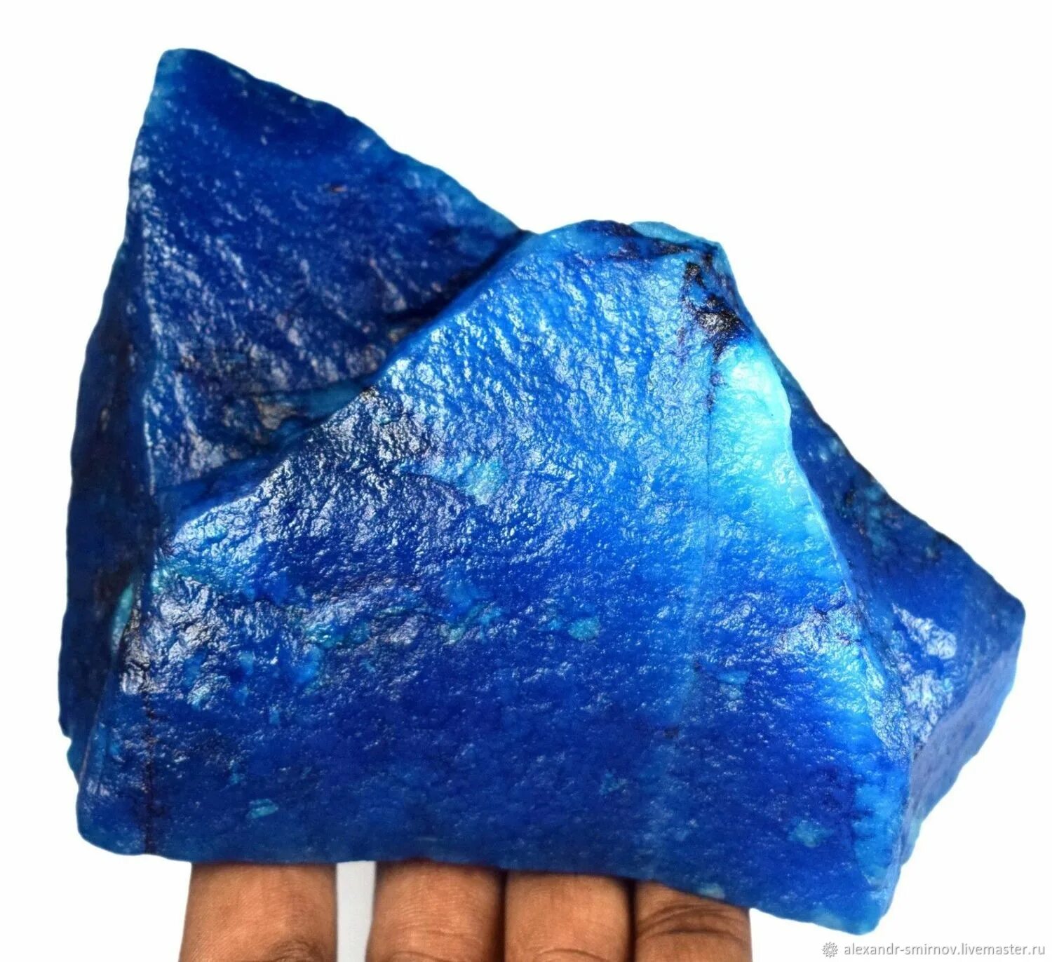 Камень минерал Аквамарин. Голубой Аквамарин камень. Аквамарин минерал необработанный. Аквамарин друза. Сколько стоит аквамарин