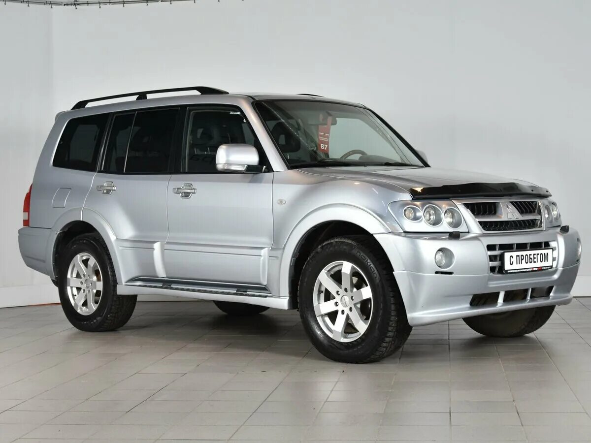 Паджеро 3 серебристый. Паджеро 2005 серебристый. Mitsubishi Pajero kupe. Паджеро АТ. Купить паджеро новый у официального дилера