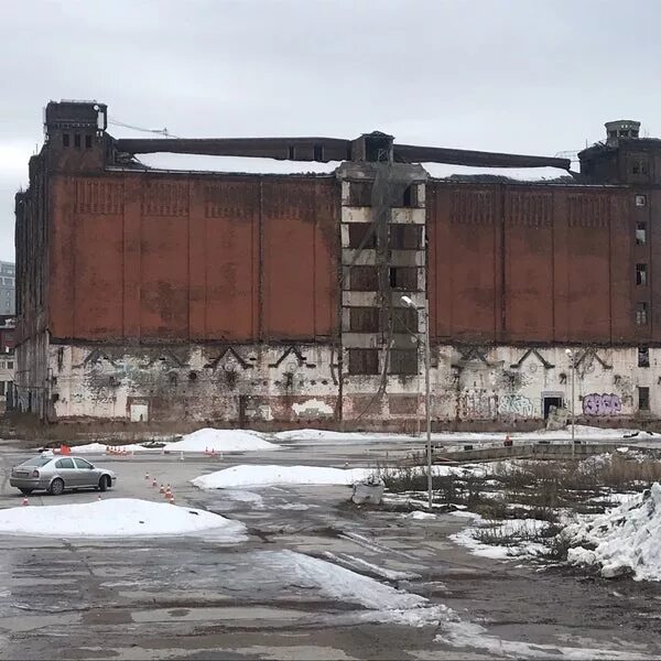 Хладокомбинат санкт петербург. Хладокомбинат 1 СПБ. Черниговская 15 хладокомбинат. Заброшенный хладокомбинат 1 Санкт-Петербург. Хладокомбинат 1 Черниговская ул 15 архив.