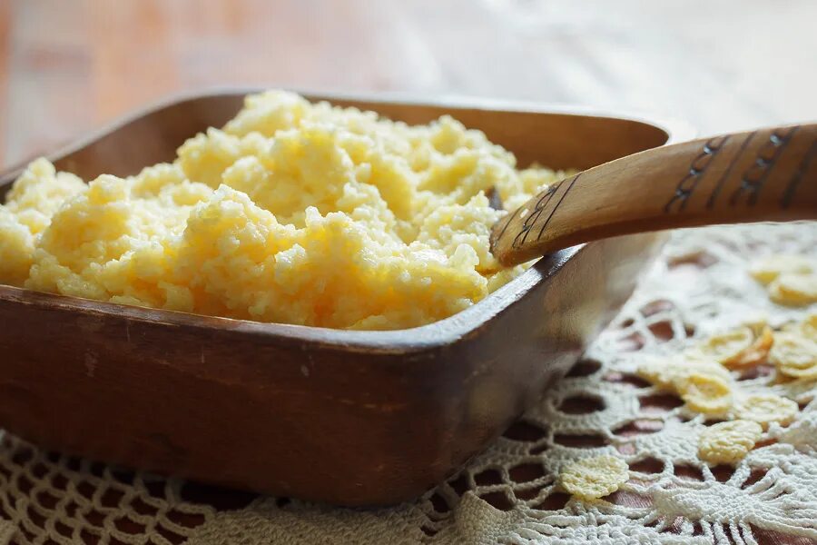 пшенная каша с тыквой в горшочке в духовке. каша из тыквы с кукурузной крупой. кукурузная каша в горшочке. кукурузная каша в горшочке. крышка из под горшоч а каши.