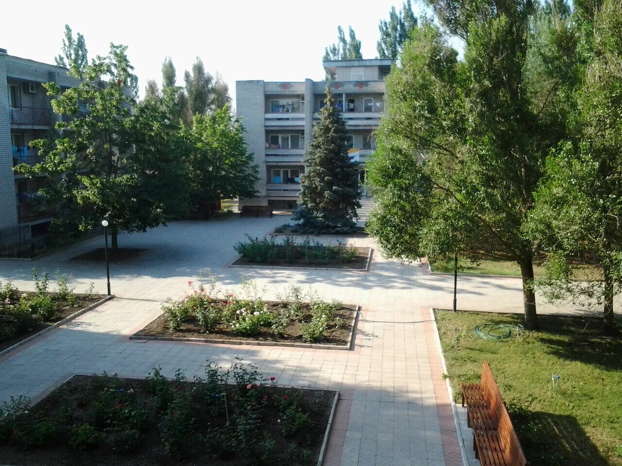 Стрелковое арабатская стрелка. Геническ отель. Витязево весной. Арабатская стрелка пансионат азов. Пансионат апельсин арабатская стрелка.