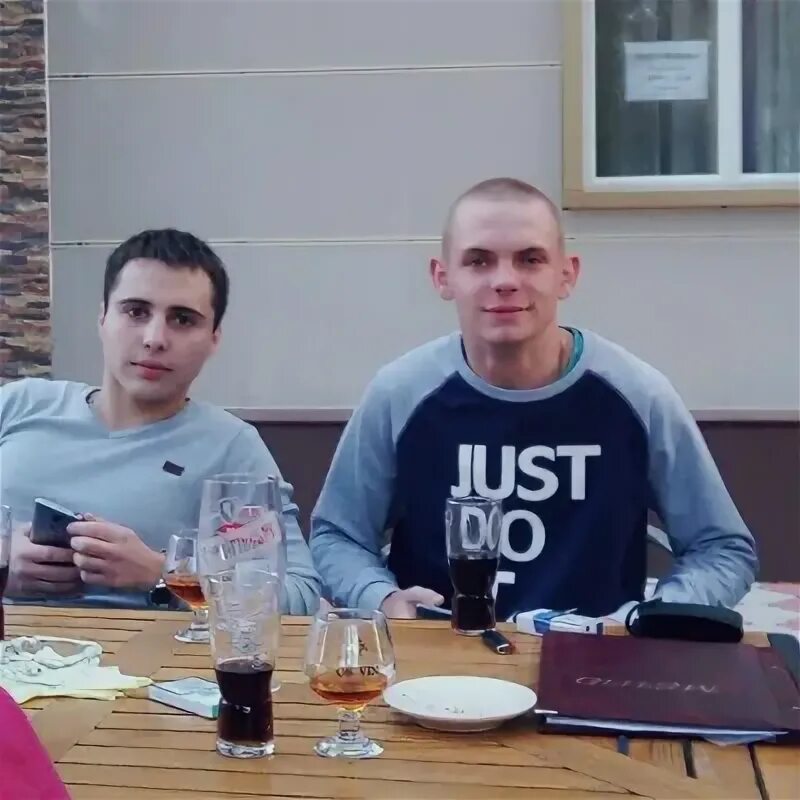 Найден черно-белый пушистый кот приозерский район. Вася пол. Вася пол. Вася пол. Вася пол.