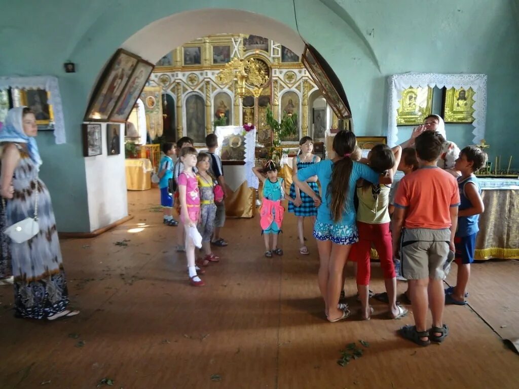 Погода колбино репьевского. Село Колбино Репьевского района. Храм Николая Чудотворца в Колбино Воронежской области. Церковь в Колбино репьёвского района. Батюшка Колбино Воронежская область.