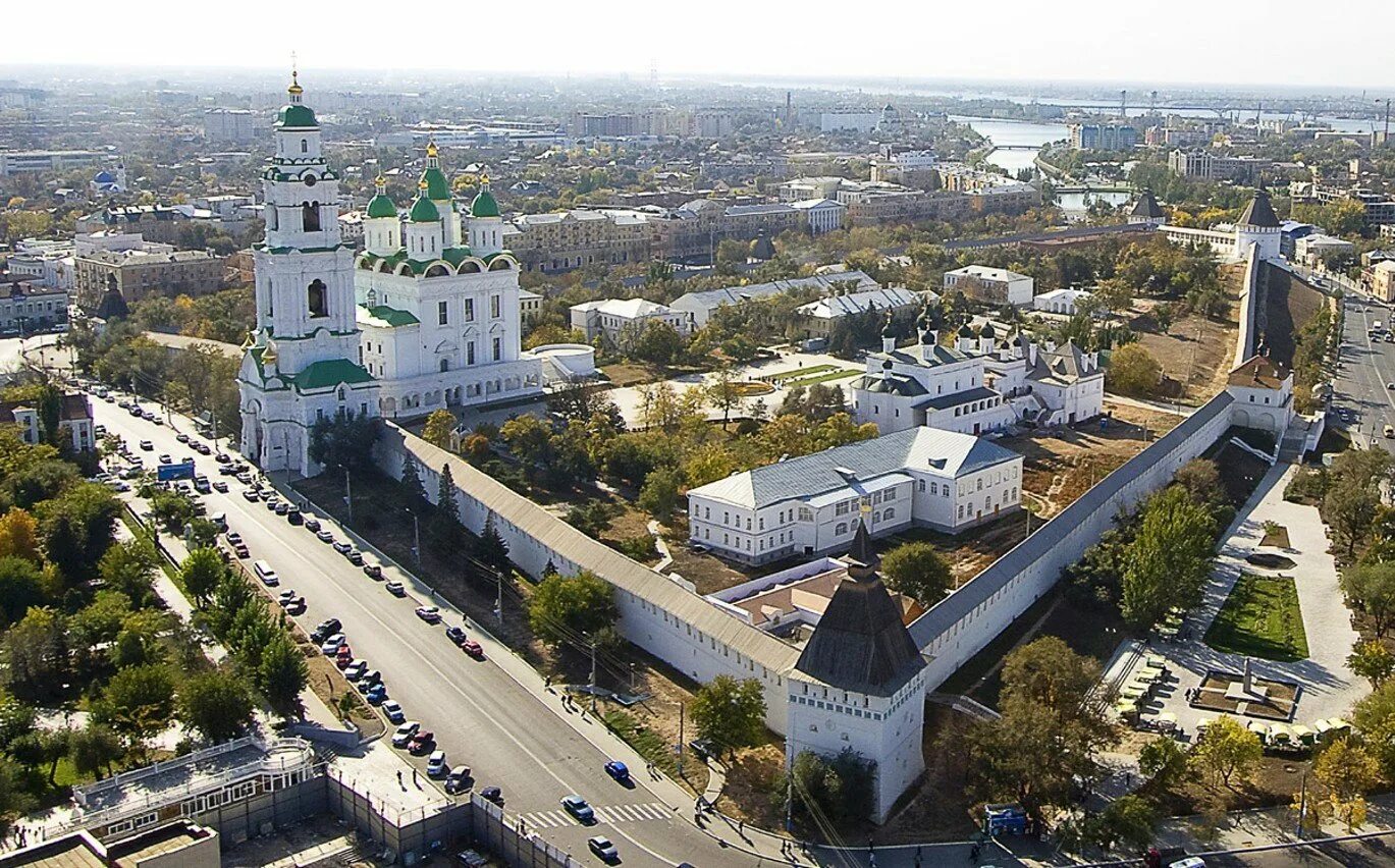 Окрестности астрахани. Астрахань Кремль. Астраханский Кремль Астрахань. Белый Кремль Астрахань. Историко-архитектурный комплекс «Астраханский Кремль».