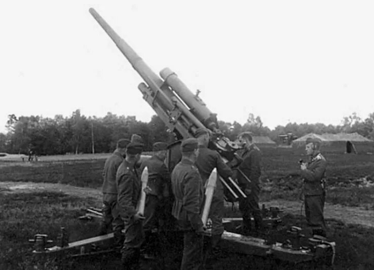 Немецкая зенитка 88 flak. 88-мм зенитки flak 18/36/37. 88 мм немецкая. 88 мм немецкая. 88 мм зенитка flak 18/36/37/41.