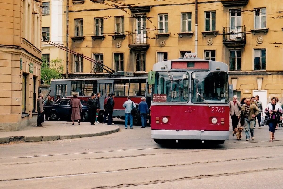 Санкт-петербург 1996. Санкт-петербург 1996. Зиу 9 санкт-петербург. Трамвай питер. Петербург 1996 год.