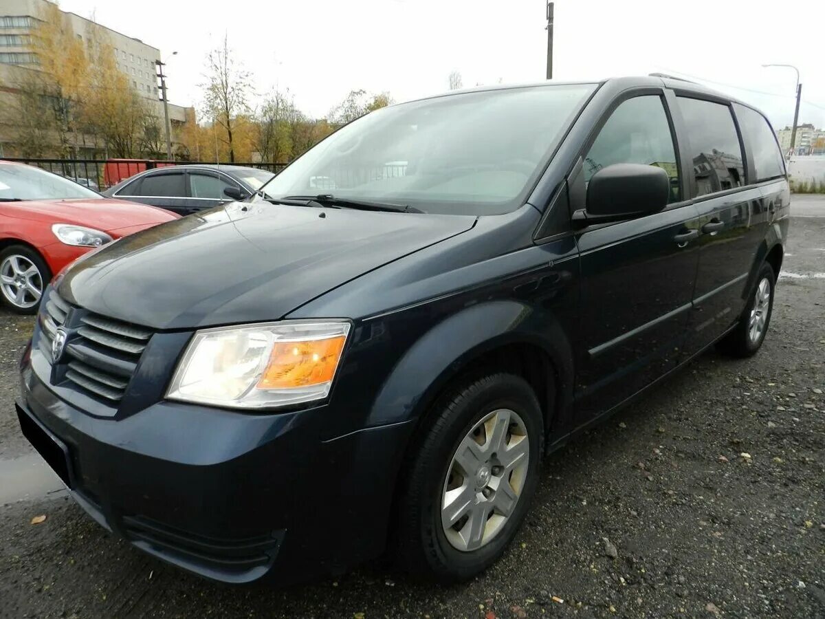 Купить додж караван спб. Dodge Grand Caravan 2010. Додж Гранд Караван 5. Додж Гранд Караван 2008 года. Додж Караван минивэн 2008.