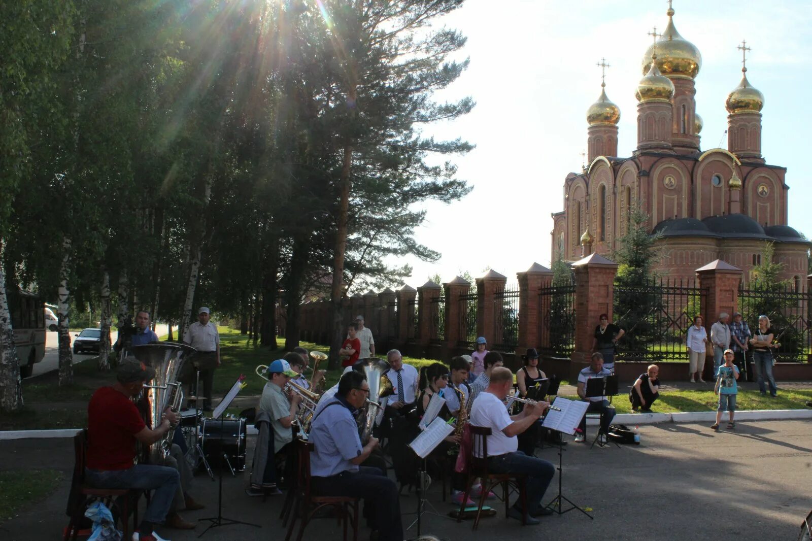 Город Осинники Кемеровская область. Троицкий храм в Осинниках. Осинники шахтерский город. Площадь г Осинники. Погода осинники кемеровской на неделю