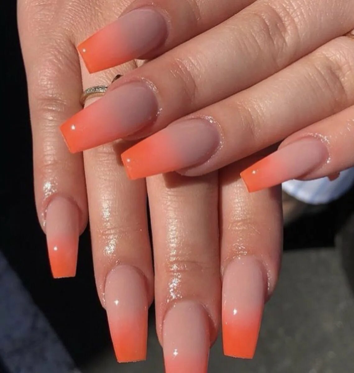 персиковый маникюр. коралловый френч. маникюр коралловый френч. коралловый френч на ногтях. маникюр кораллового цвета.