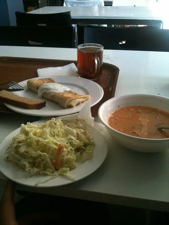 Столовые время обедать. Обед в столовой. Пионерский обед. Супы в столовых Питера. Вася обедает в столовой.