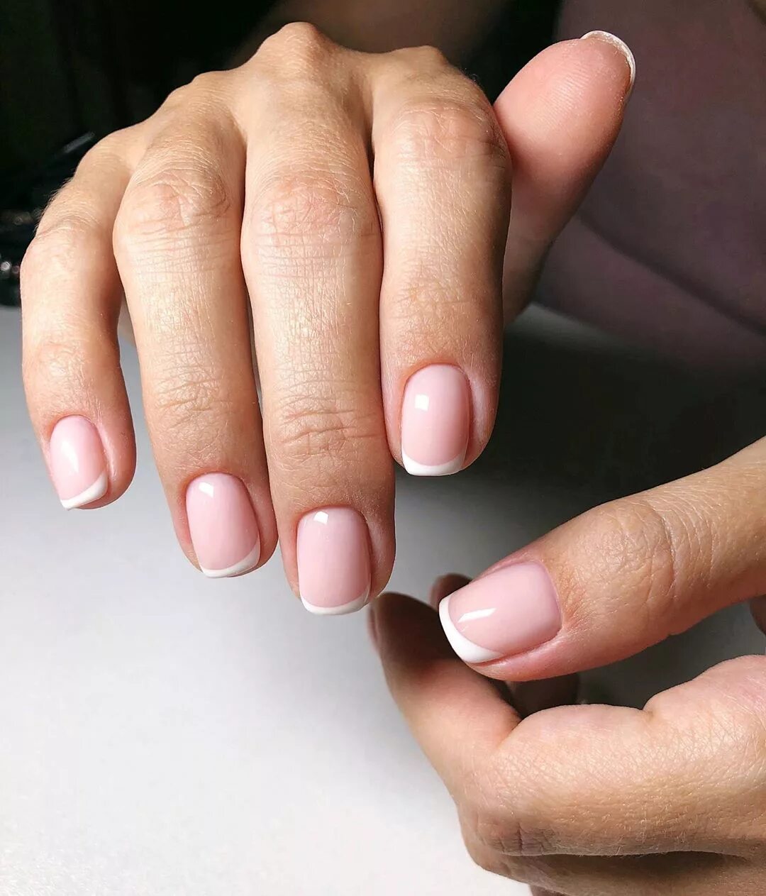 наращивание ногтей без покрытия гель лаком. ногти без маникюра. ногти без покрытия гель лаком. покрытие гель лаком. однотонный маникюр.