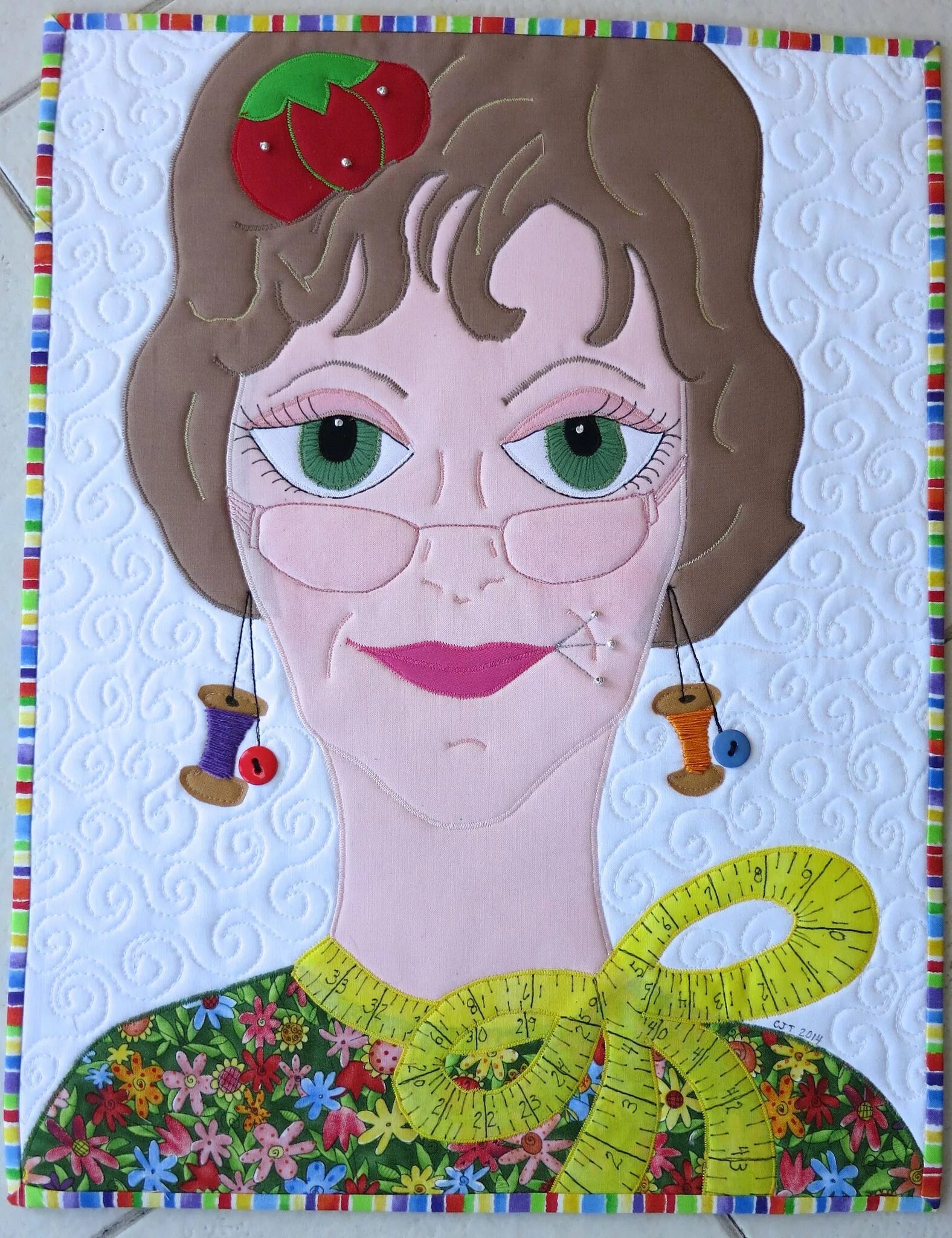 портрет мамы из подручных материалов. необычный портрет мамы. портрет мамы детский. портрет аппликация. аппликация человек.