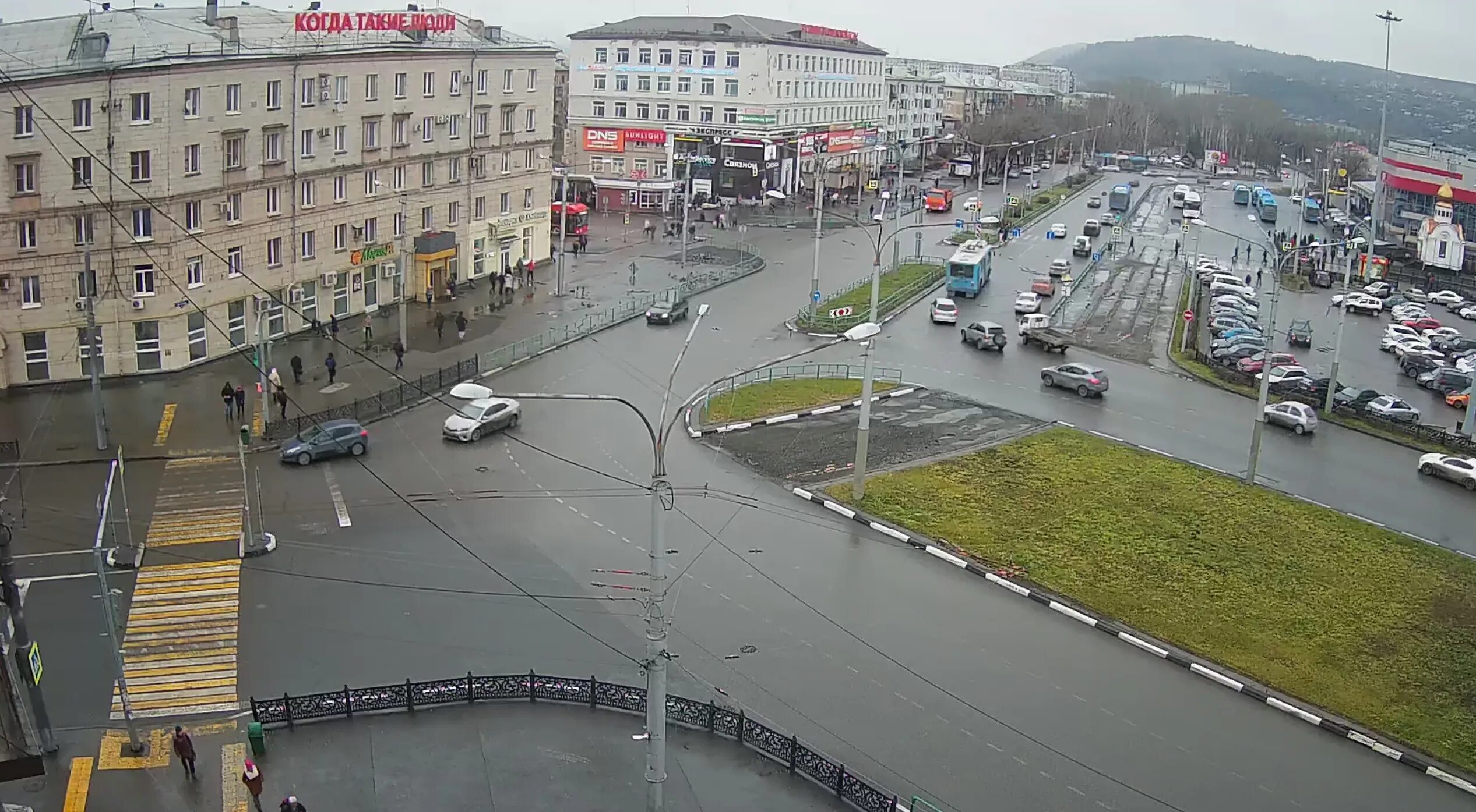 Кузнецкий мост новокузнецк веб камера уровень. Привокзальная площадь Новокузнецк. Трамвайное кольцо на Привокзальной площади в Новокузнецке. Кольцо вокзал Новокузнецк. Привокзальная площадь города Новокузнецк.