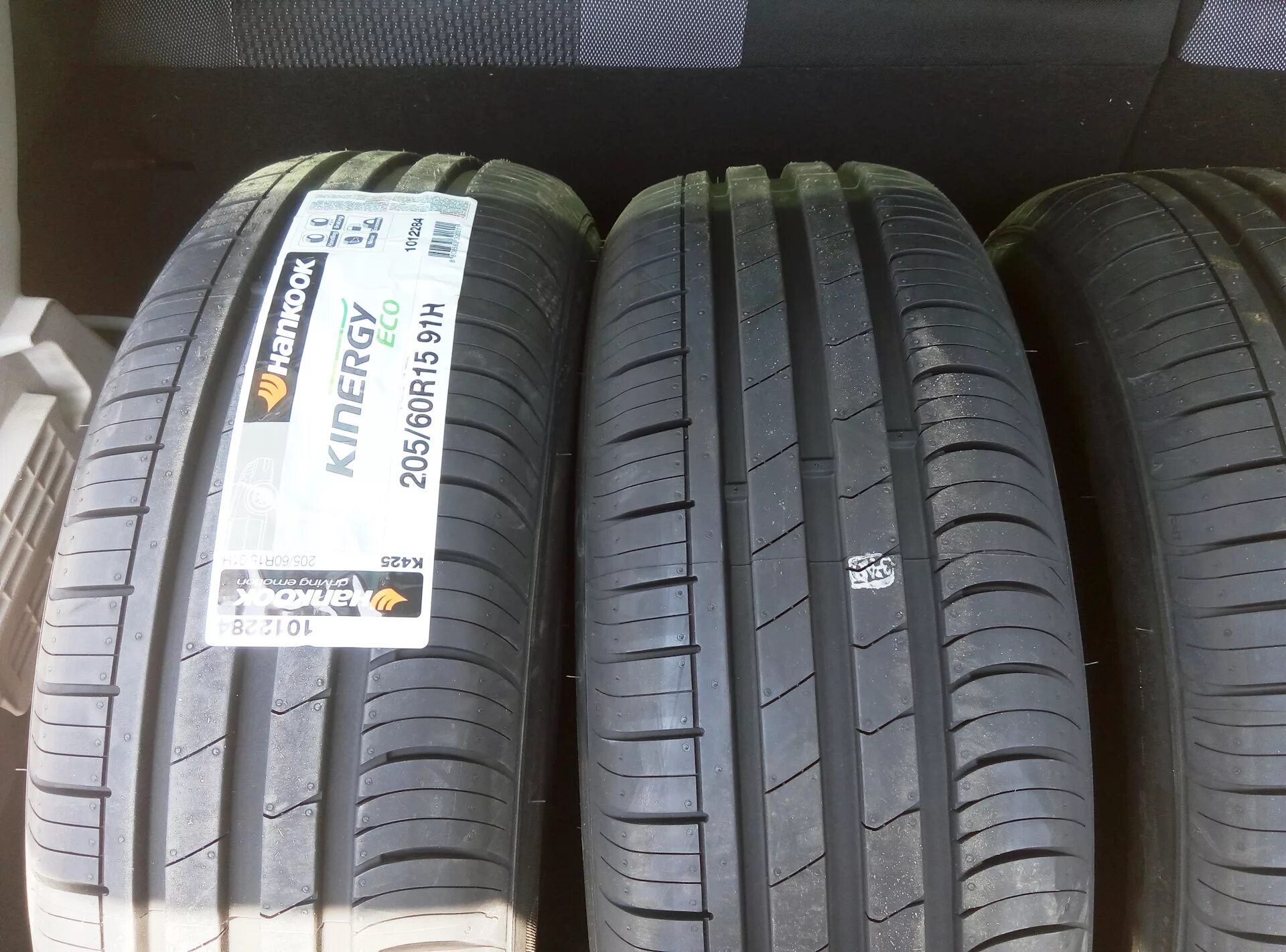 Шина hankook kinergy eco отзывы. Hankook Kinergy k425. Kinergy Eco k425. 195/65r15 Hankook Kinergy Eco k425 91t. Hankook Kinergy Eco 185/65 r15.