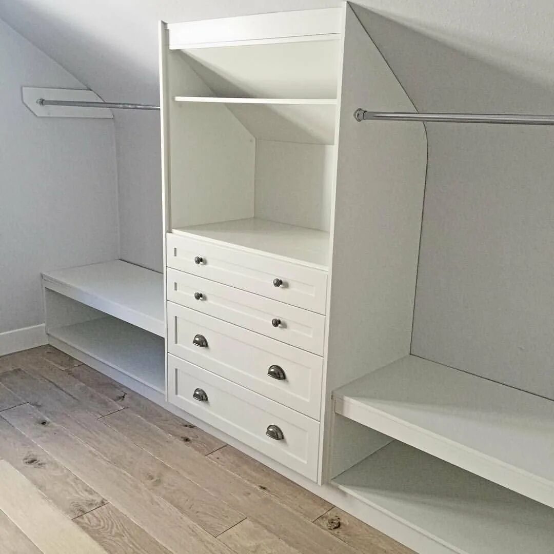 Шкаф на мансарде