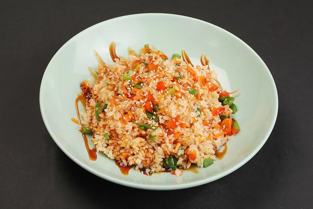 лакшери с морковью. фунчоза,огурец,перец,морковь корейская. специи для плова. плов (мясо говядина, рис, морковь, лук). салат с крабовыми палочками и корейской морковкой.