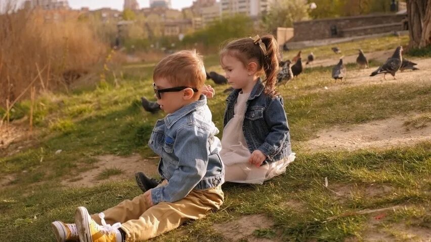 Раннее детство. Portret na photoshop photo boys. Трехлетний мальчик улыбается. Девочка 100 лет. Ребенок 3х лет бежит.