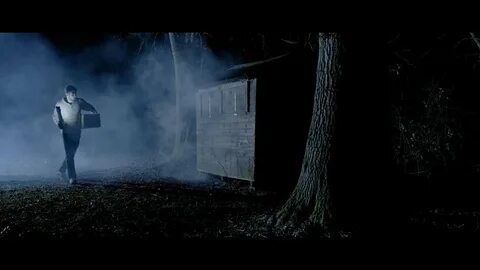 Озере трейлер