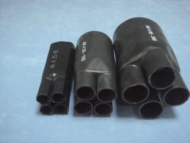 перчатка терм. термоусадка перчатка 4х120. перчатка термоусаживаемая птк 4х70-120 1кв iek. мм ske 4f/5 3м 7000061605. распределительная усаживаемая (термо-/холодной усадки) перчатка iek ums-cb5-4019-1304-1kv мм.