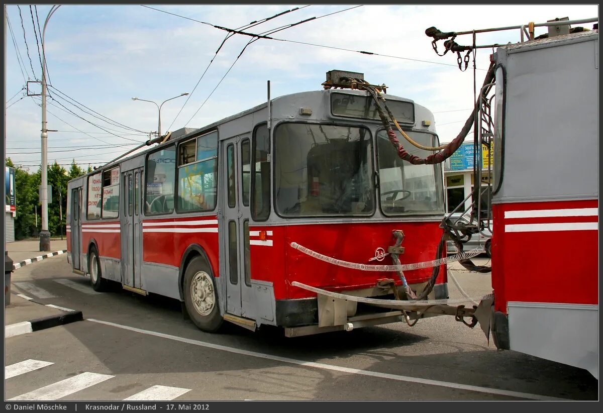 Троллейбус поезд. Троллейбус ЗИУ 682. Троллейбусный поезд ЗИУ 682. ЗИУ-9 троллейбус. Троллейбусный поезд ЗИУ 682 Краснодар.