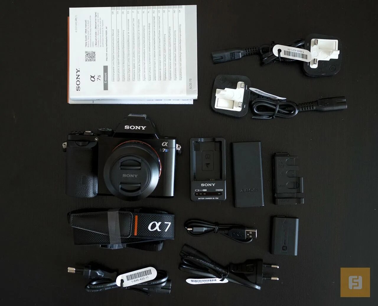 Элемент 3 комплект. Sony a7s3 комплектация. комплект sony a7m3. sony a7 iii комплект поставки. sony alpha ilce-a7sm2 kit.