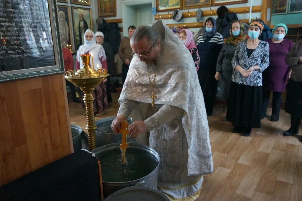 матушка в церкви. благовещенское благочиние. алексей миронов решетиха. благовещенский храм, д. церковь георгия победоносца в яскино.