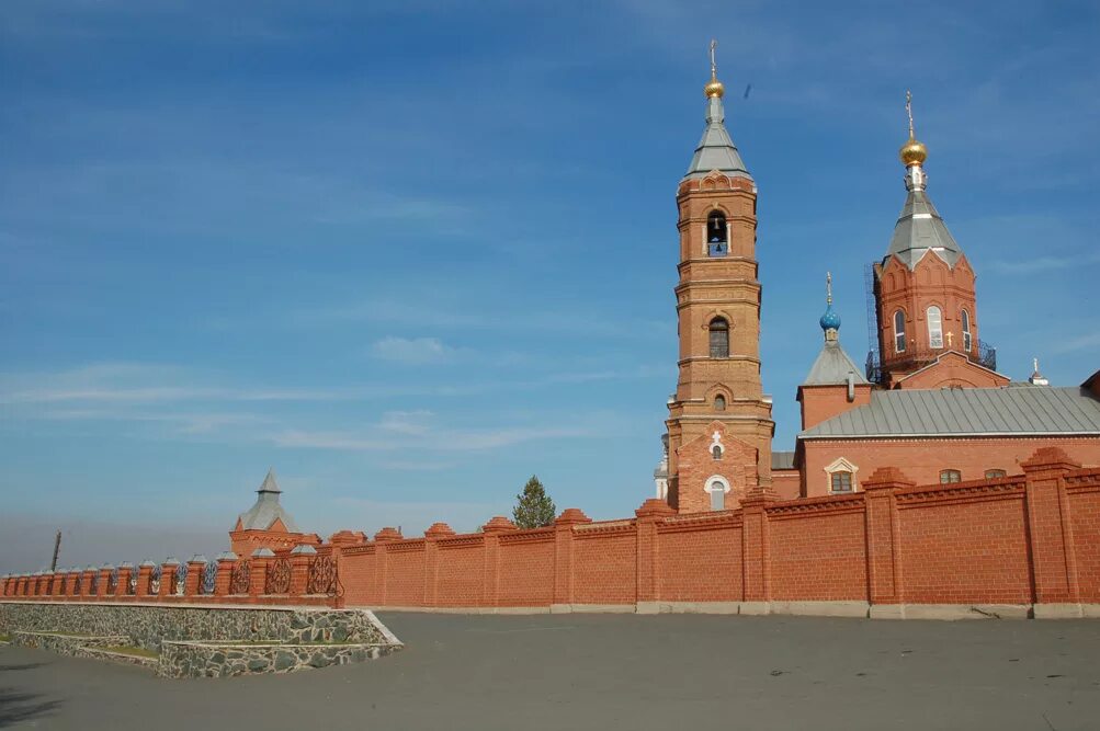 Численность города орска оренбургской. Преображенская Церковь Орск. Церковь на горе Орск.