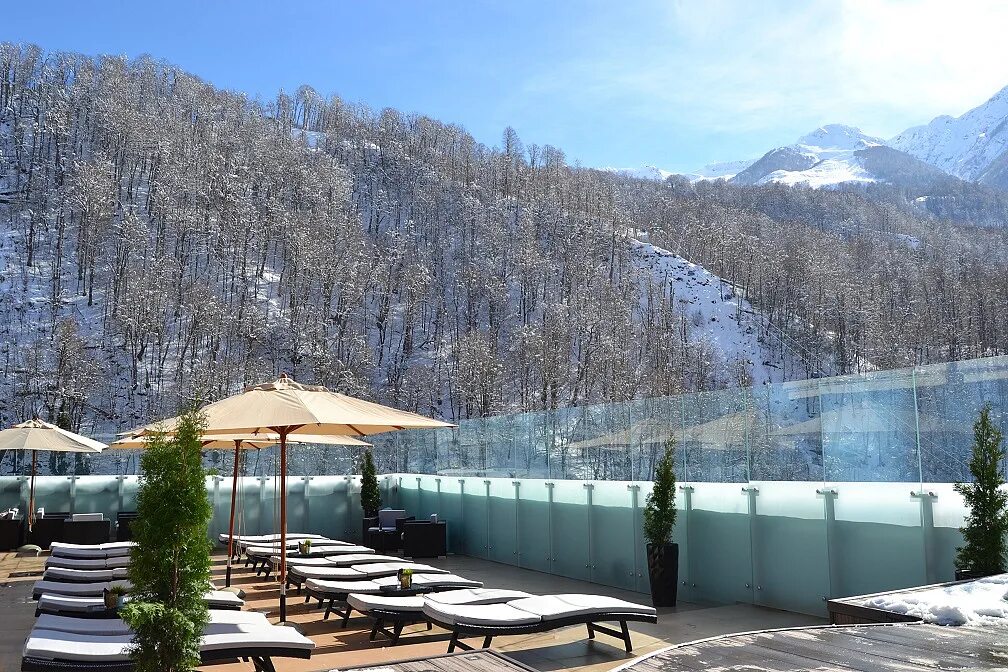 Рэдиссон сочи красная поляна. Рэдиссон поляна. Рэдиссон роза хутор номера. Radisson сочи роза хутор. Рэдиссон поляна.