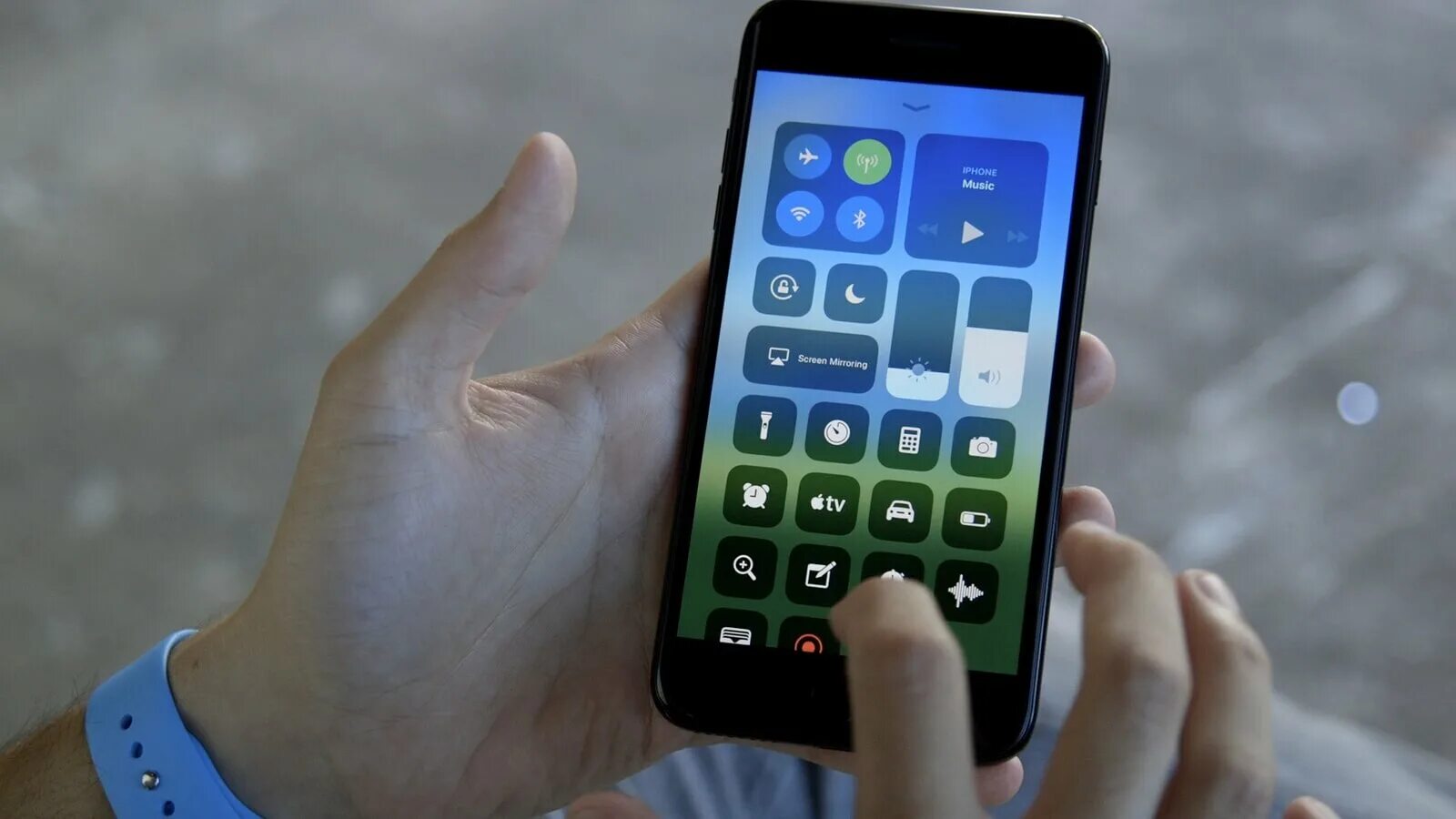 Ios 11 установил. Ios 11 установил. Ios 11. Функция что на картинке ios. Ios 11.