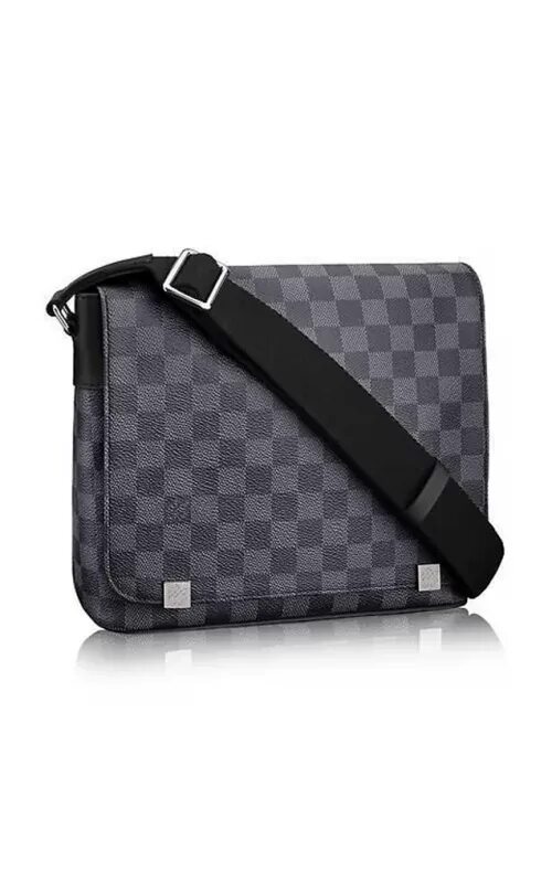 Луи Виттон сумка мессенджер. Louis Vuitton District damier Graphite. Сумка мессенджер Луи Виттон мужская. Сумка Louis Vuitton District PM. Сумка луи витон мужская