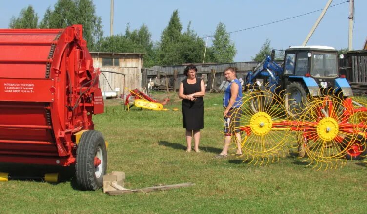 Хранения сх техники джон дир. Техника для начинающего фермера. Трактор кострома. Massey ferguson mf 8480. Машинно тракторный агрегат.
