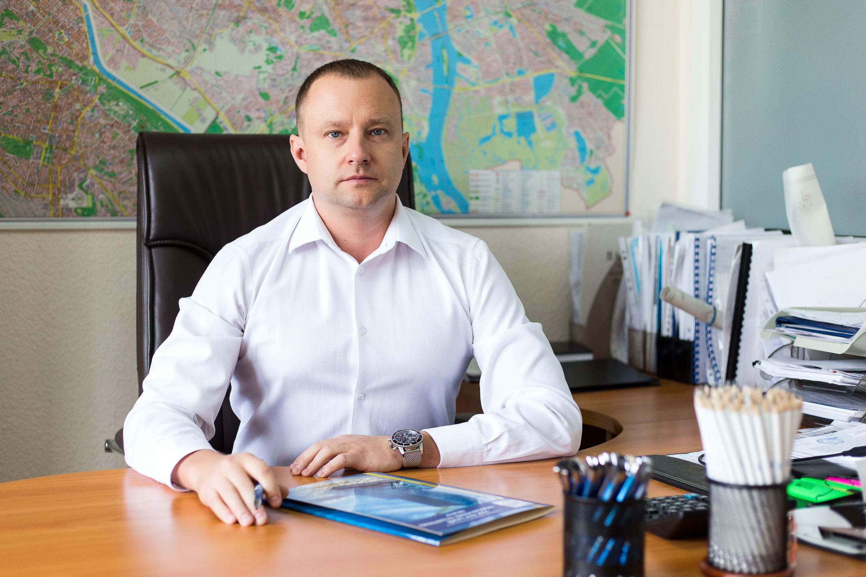 Директор услуг. Директор услуг. Директор услуг. Кабинет бизнесмена. Мироненков антон x5 retail.