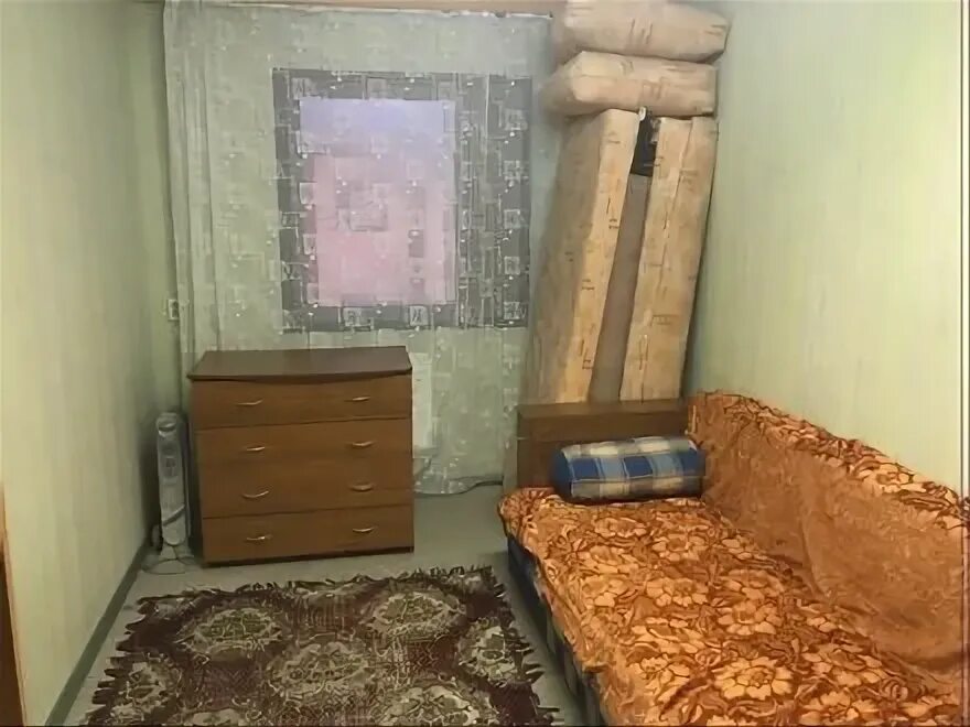 Комната губкинском. Гостиница таланга губкинский кофейня. Раевского 9. Гостиница империя камень на оби. Финское общежитие в губкинском.