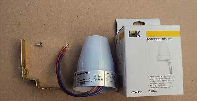 Подключение фр 601. Фотореле iek фр 601. фотореле для уличного освещения фр-601. фотореле фр-601 2200ва. датчик света для уличного освещения iek.
