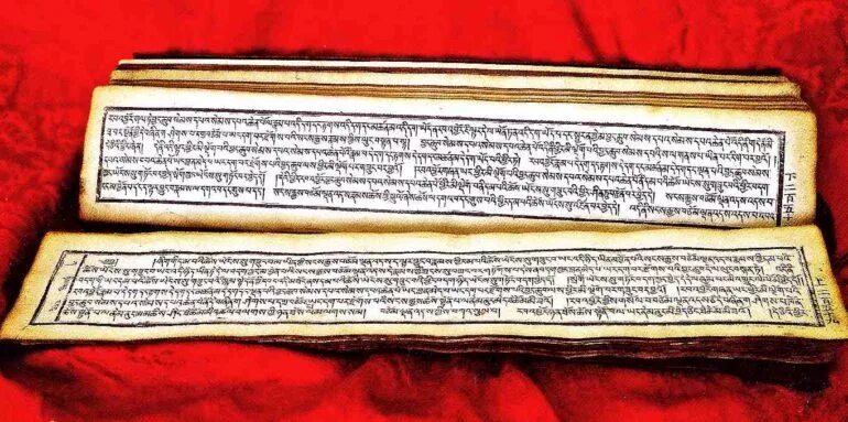 Как называется сборник священных текстов индуизма. Священные книги ислама. Тибетская трипитака. Всемирное писание сравнительная антология священных текстов м 1995. Всемирное писание сравнительная антология священных текстов м 1995.