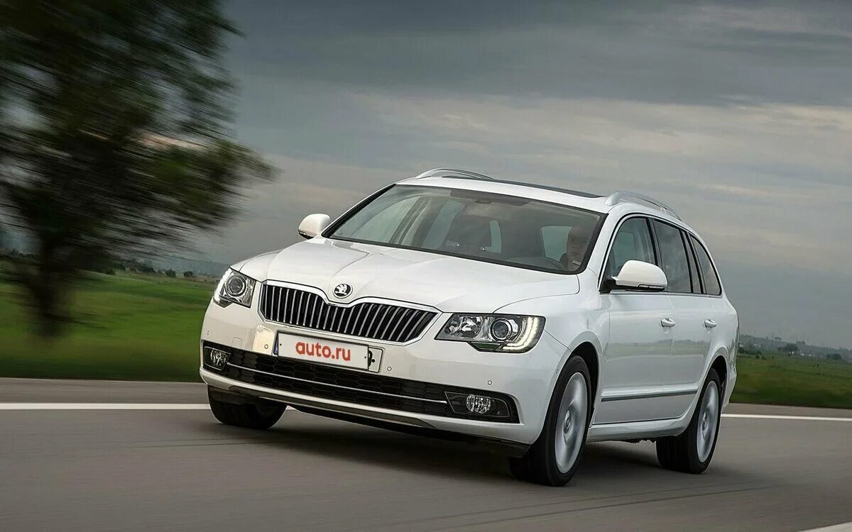 Сколько сейчас стоит шкода. Skoda superb 2013 универсал. skoda superb combi 2013. шкода суперб универсал 2013. октавия 2013 универсал.