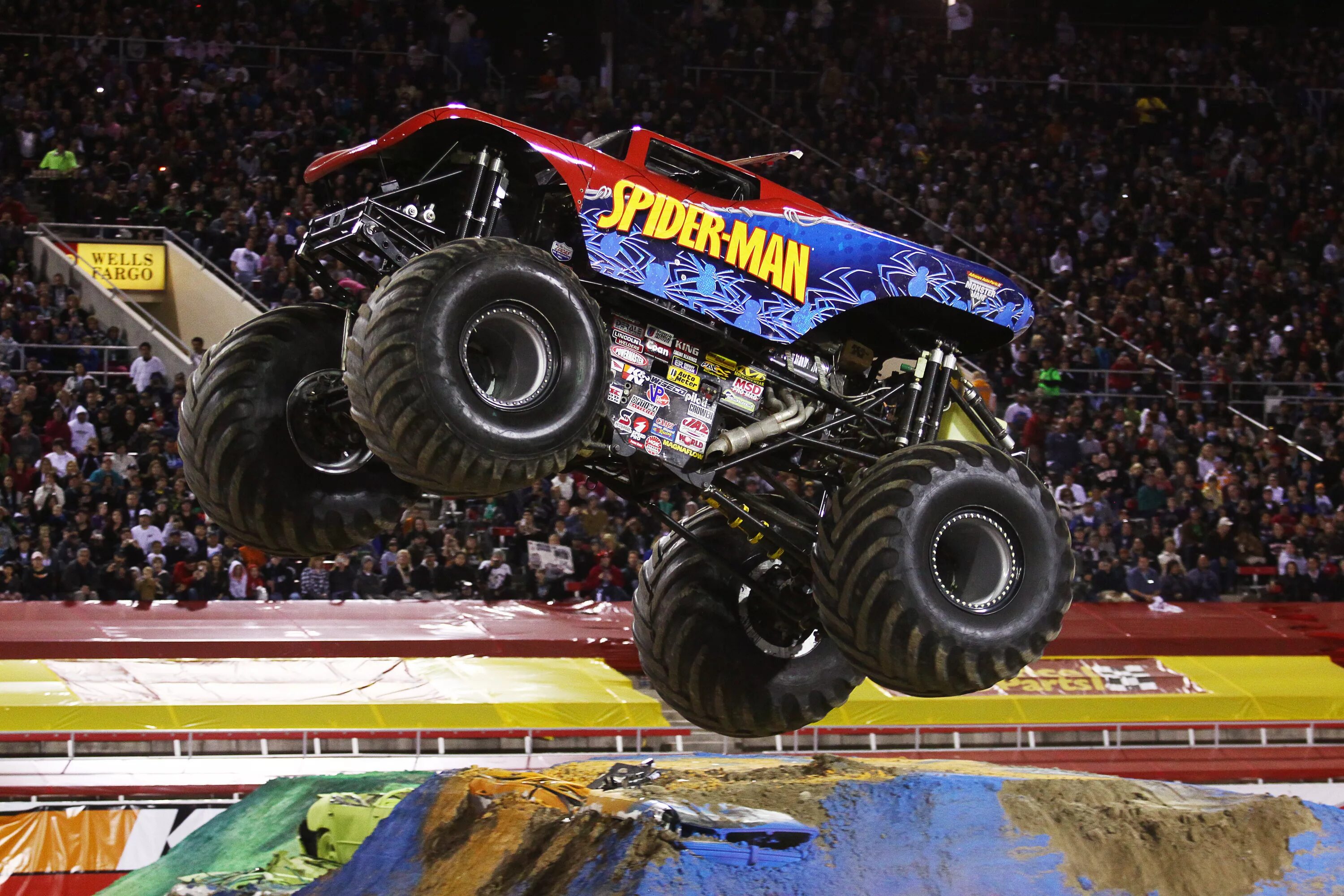 Монстр-трак. Monster Truck Monster Jam. Ока монстр трак. Машина ака монстар трак.. Монстр трак человек