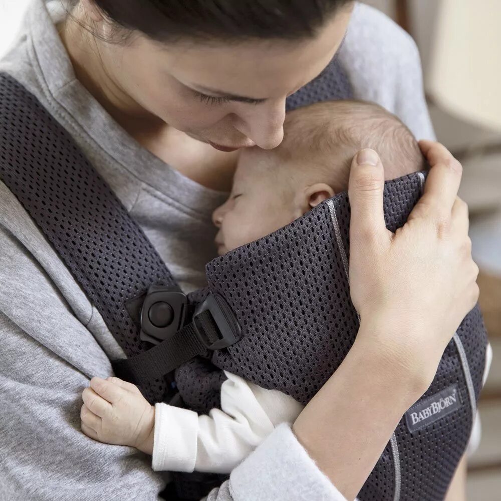 Babybjorn mini. Эрго рюкзак Беби Бьерн. Беби Бьерн рюкзак переноска. Слинг бэби Бьерн черный. Бэби бьёрн рюкзак для новорожденных.