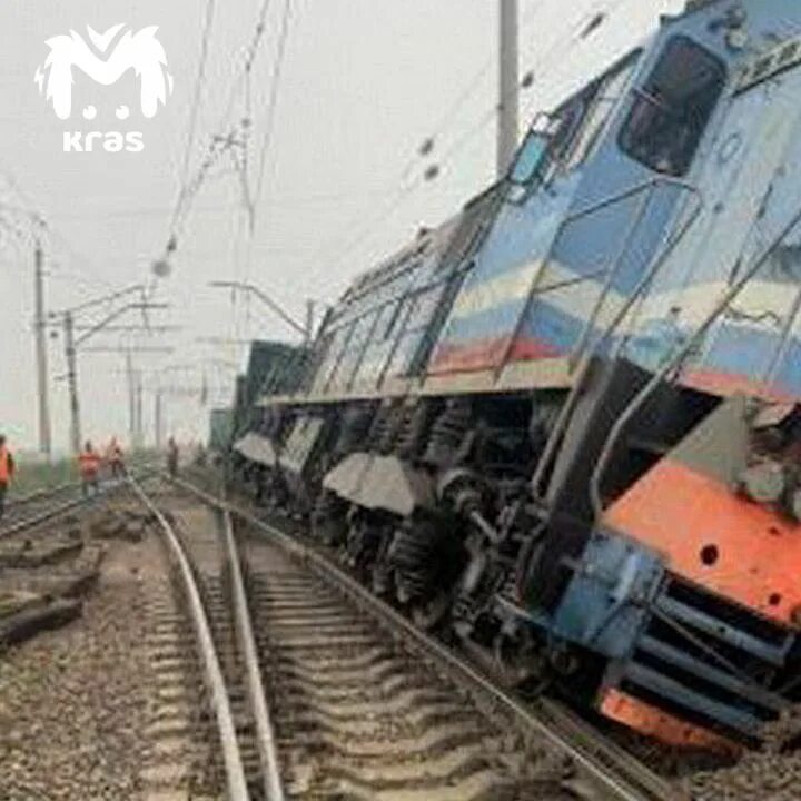 платформа поездов в твери. сход поезда с рельсов в яхроме в 1998 году. железнодорожная авария в нижегородской области. взрыв вагона на станции суховская иркутской области фотографии. сход поезда зимой.