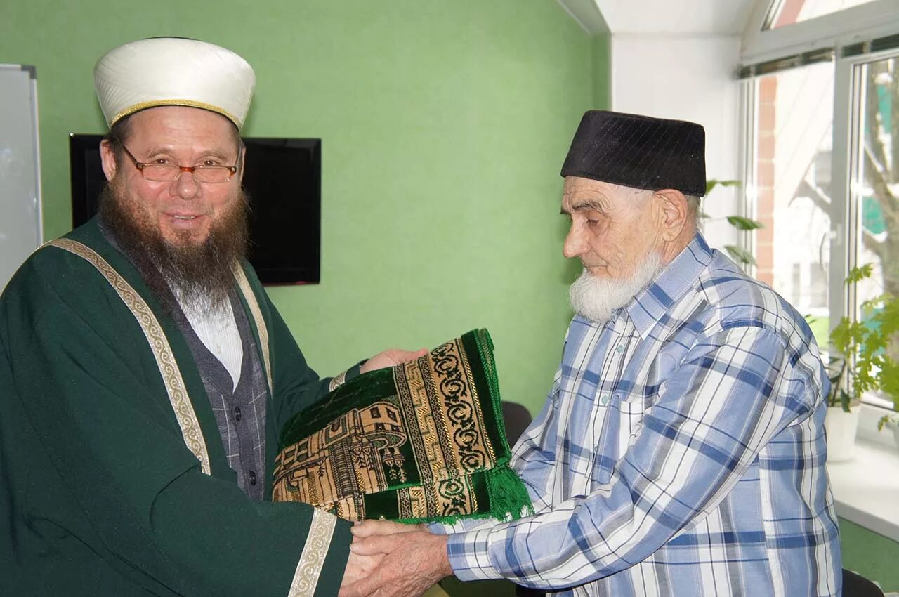 равиль хазрат нуруллин. малик хазрат набережные челны. альфас хазрат набережные челны. альфас хазрат набережные челны. мечеть нур ихлас челны.