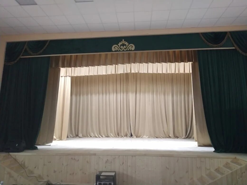 для пошива театрального занавеса. шторы в актовый зал. одежда сцены занавес. для пошива театрального занавеса. для пошива театрального занавеса.